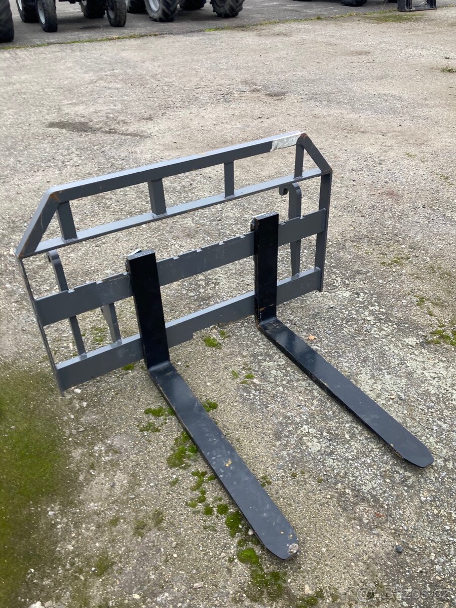 Teleskopický nakladač - 8