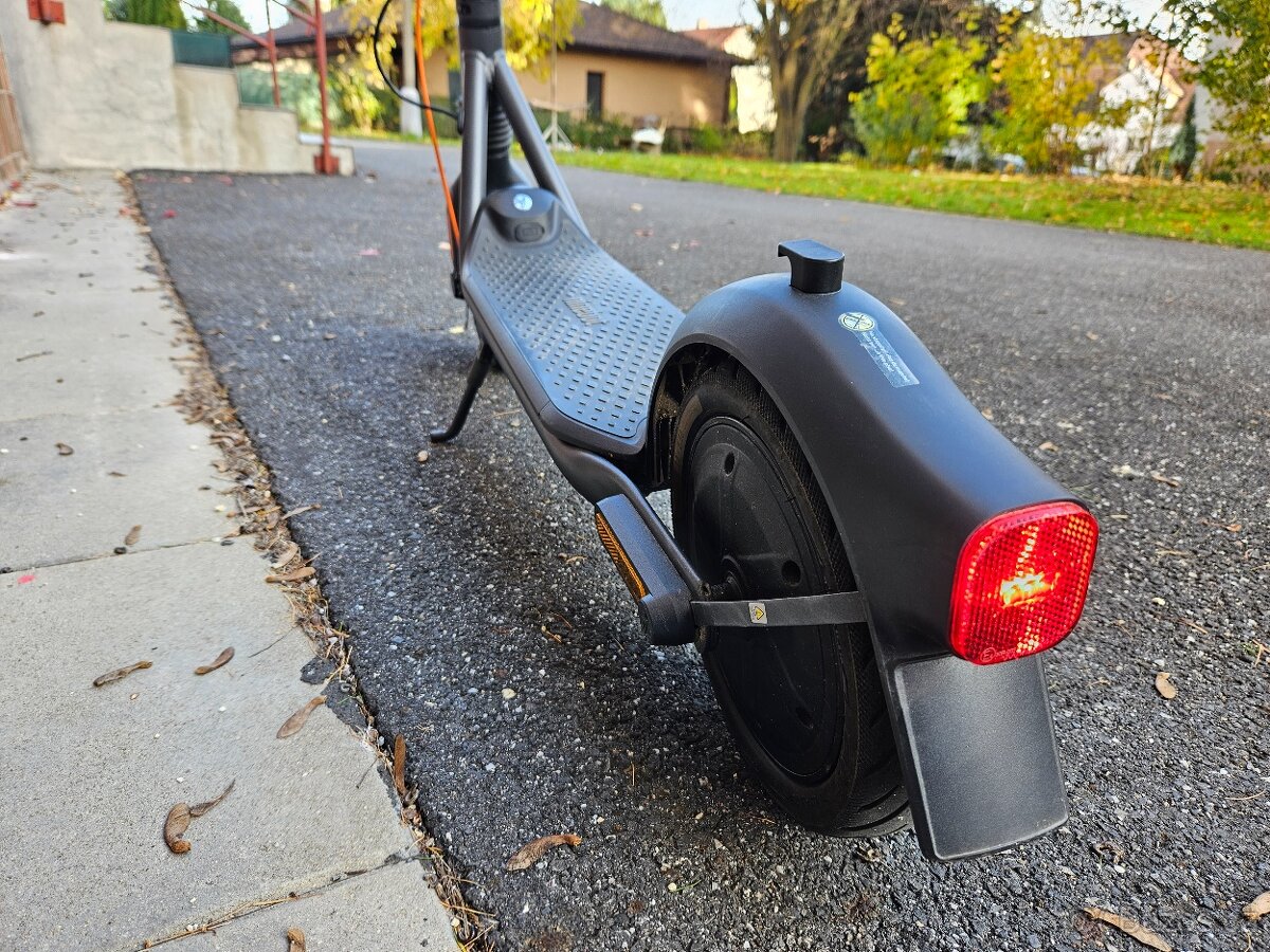 Elektrická koloběžka Ninebot KickScooter F2 Pro E by Segway - 8