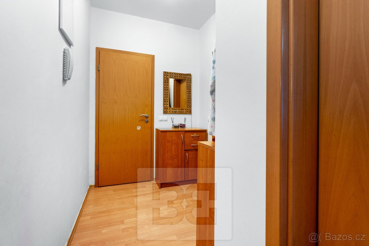 Prodej bytu 2+kk 55 m², balkón/GS, Praha - Zbraslav - 8