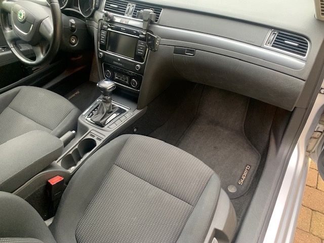 Superb 1,8TSI 7DSG - 8