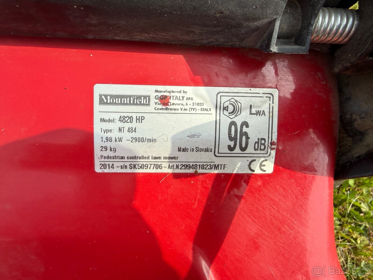 Benzínová sekačka Briggs & Stratton - 8