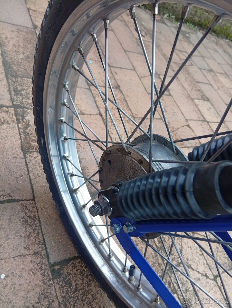 Prodám Babeta 210 modré barvy - 8