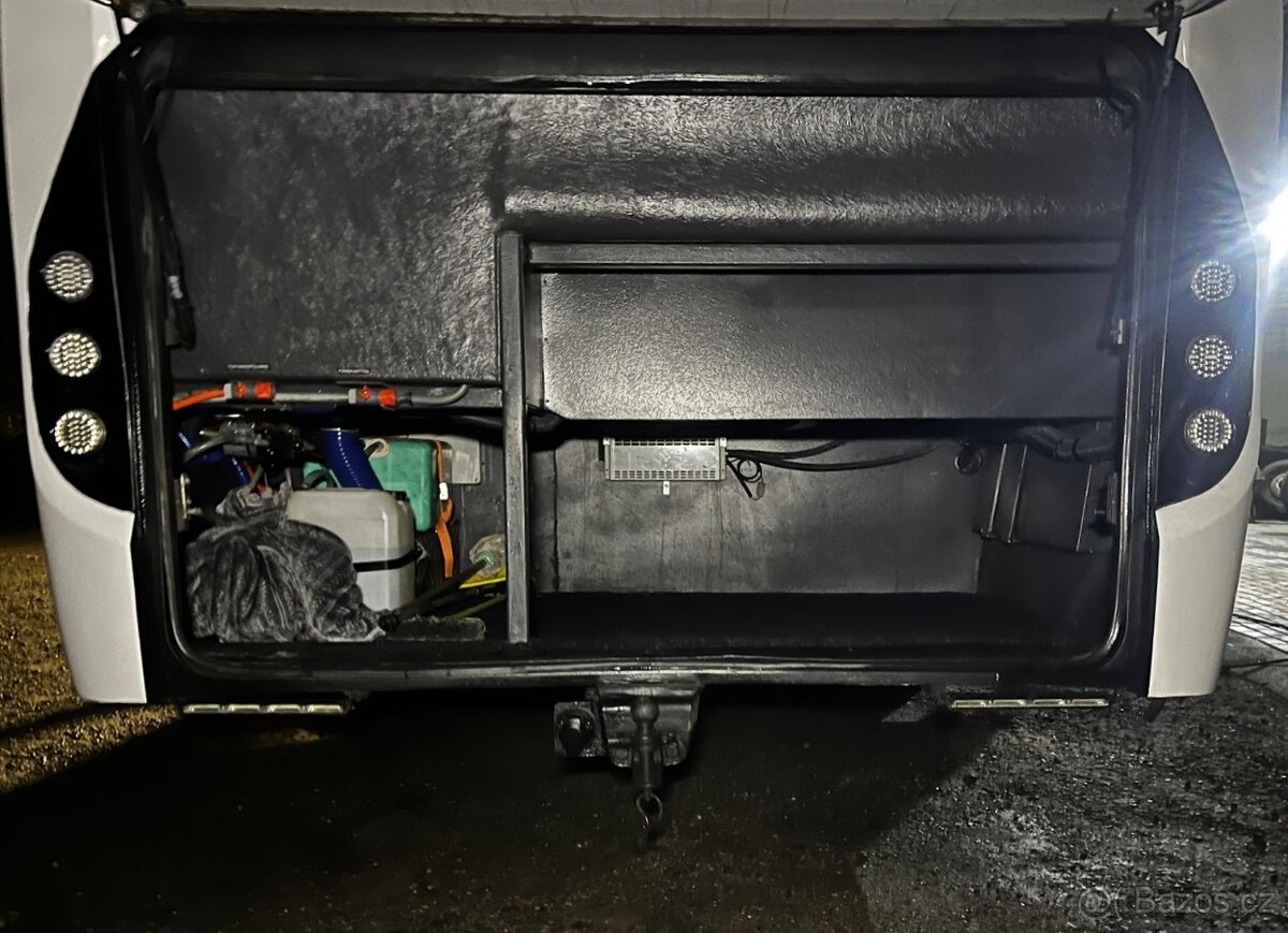 27míst, IVECO Daily UNVI 2x klima - 8