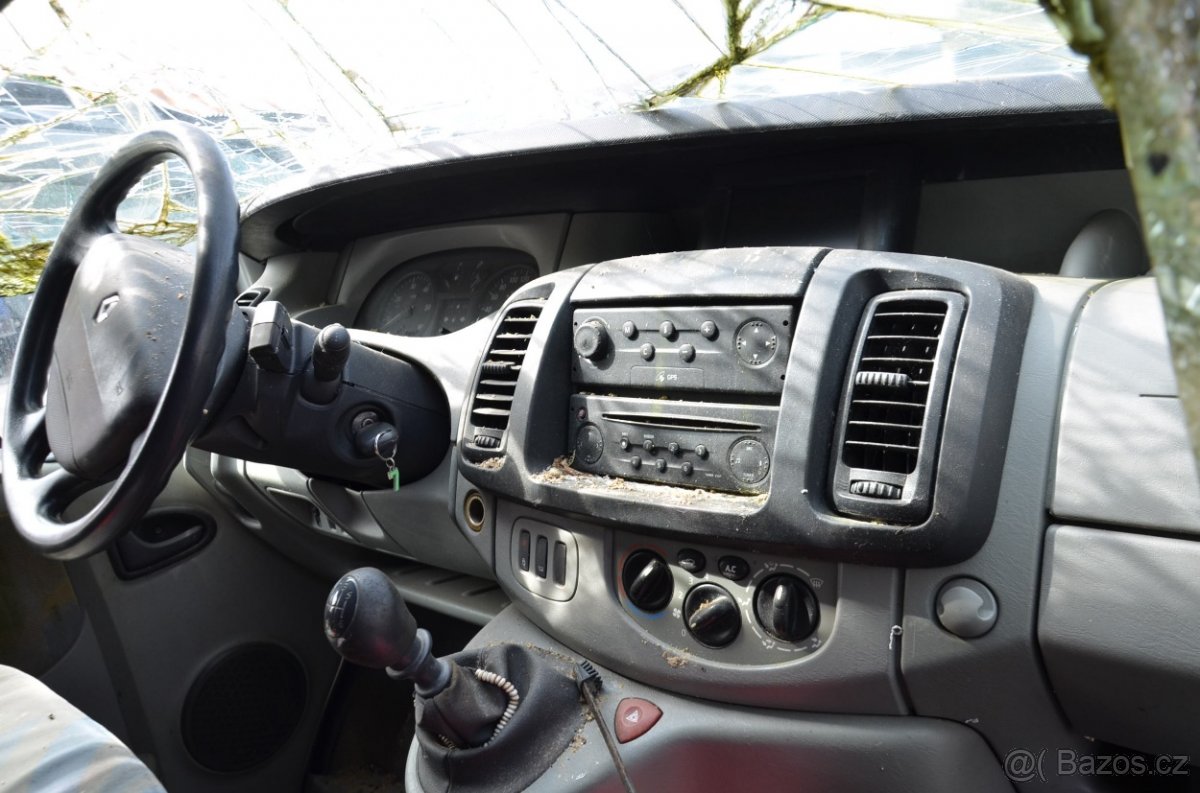 Renault Trafic 2.5 dCi Privilege - náhradní díly - 8