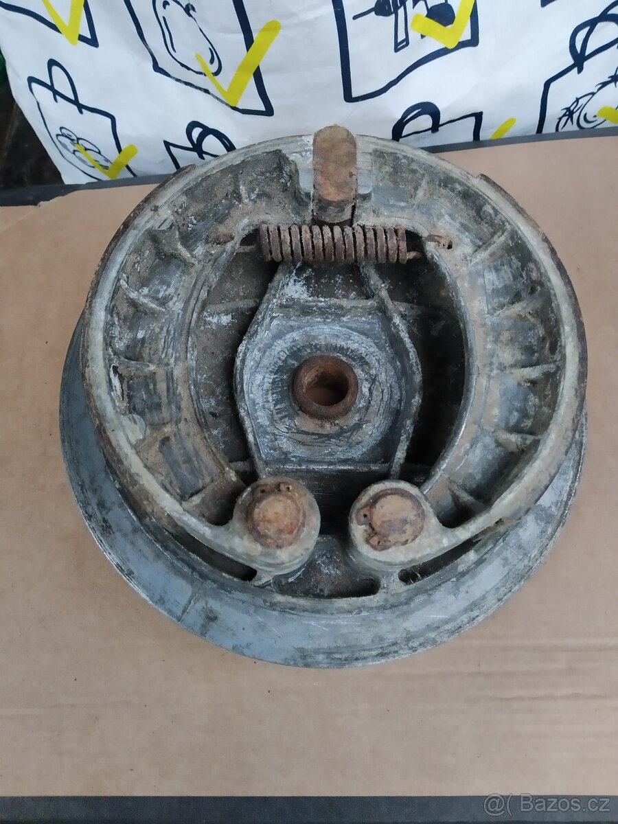 Brzdový Štít Kola Jawa/ČZ 125/351 150/352 - 8