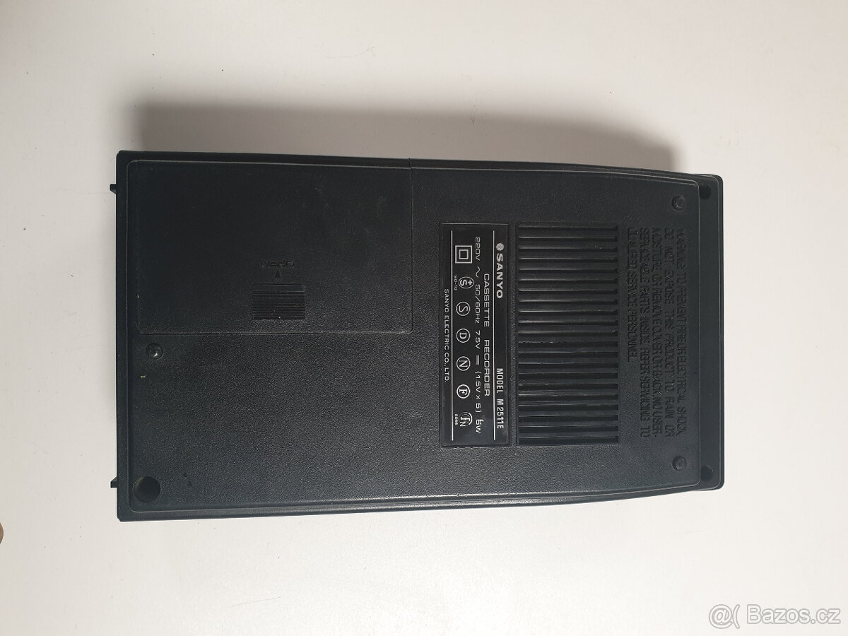 Kazetový magnetofon Sanyo M2511E - 8