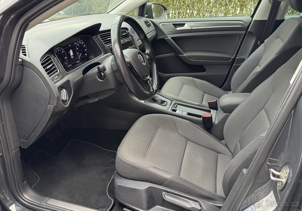 Volkswagen e-Golf, VirtKokpit_TČ_ACC_Bezklíč_Záruka - 8