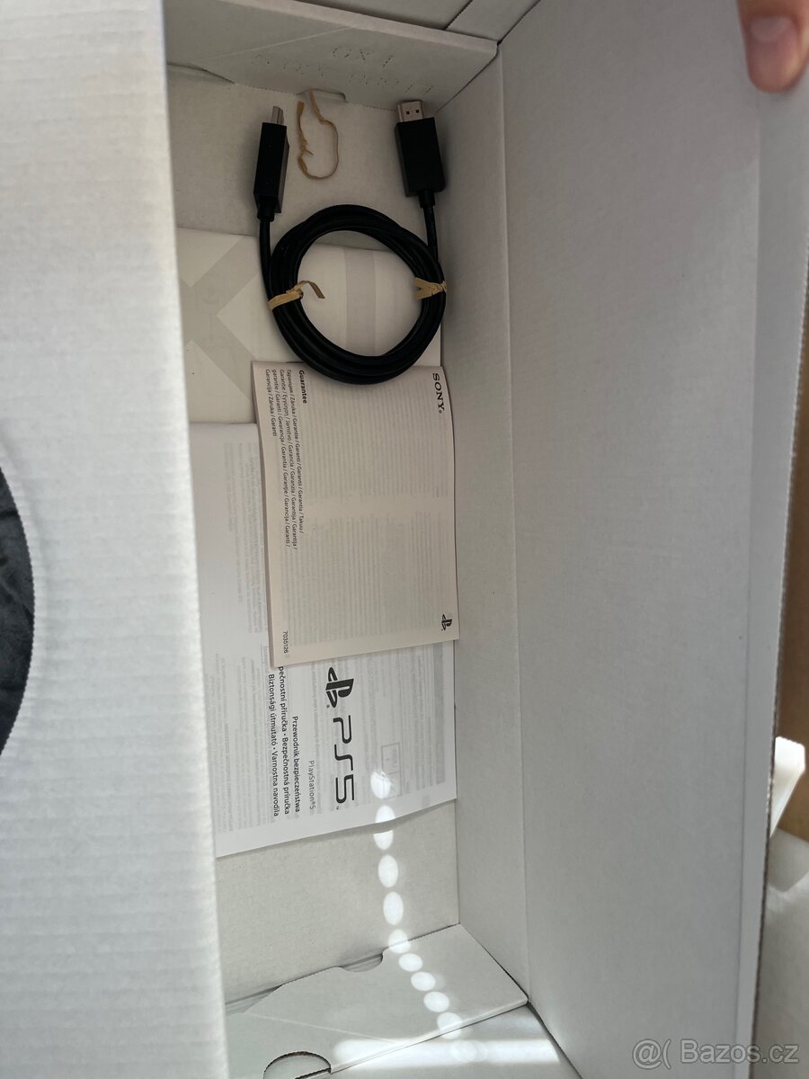 Herní konzole Playstation 5 + ovladač, 825 gb s mechanikou - 8