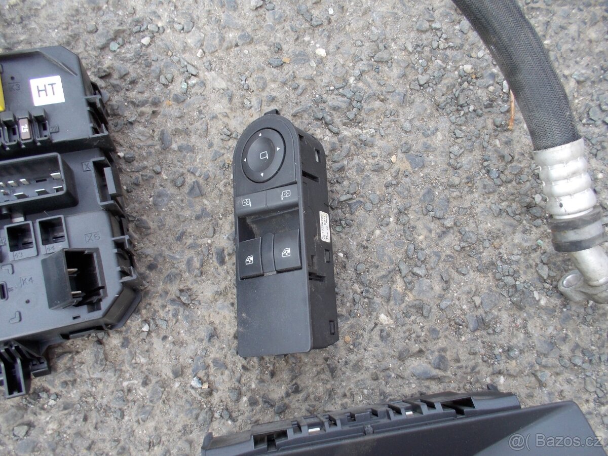 Díly Opel Astra H 1.9CDTI 74kw - 8