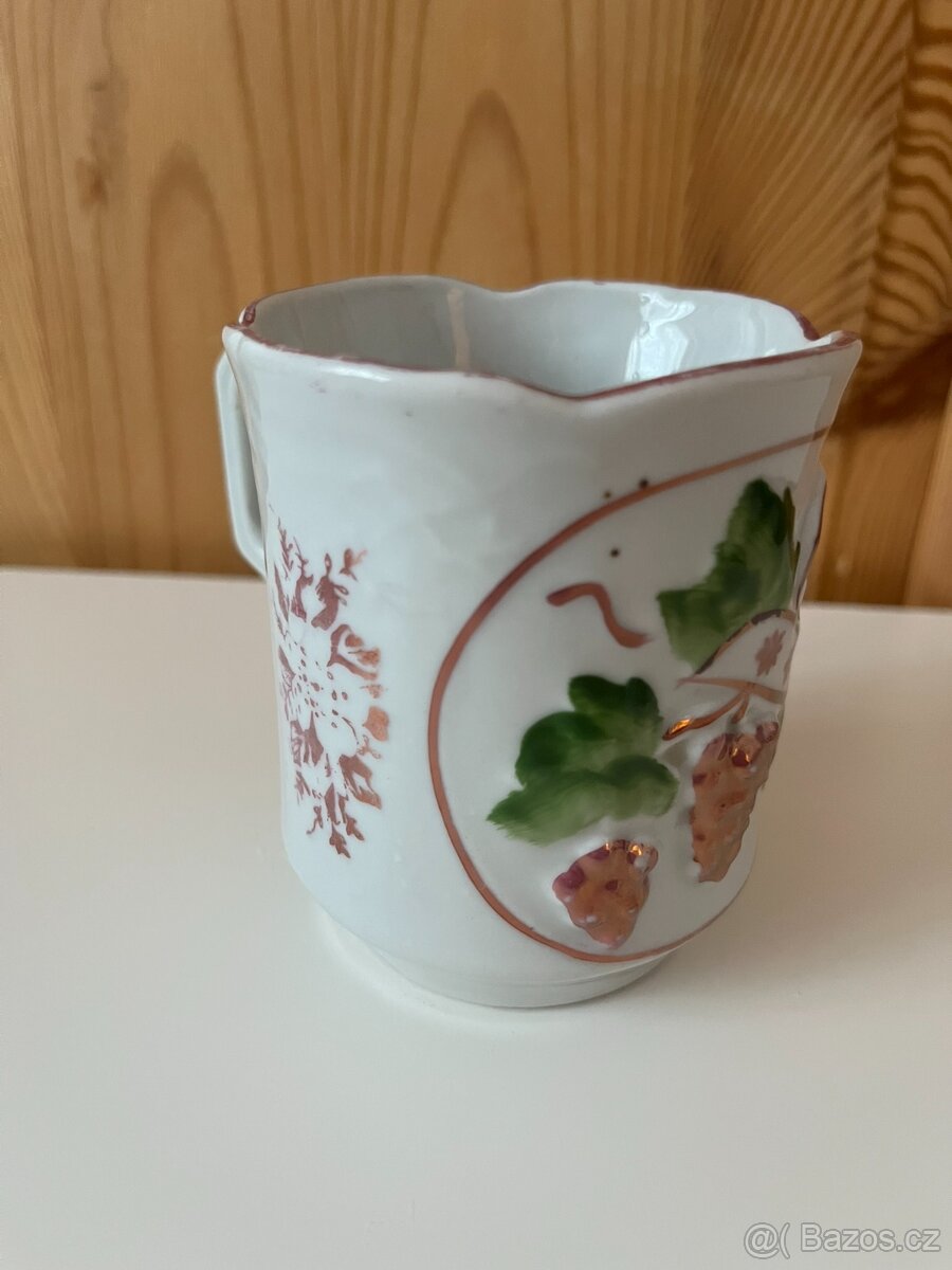 Starožitný hrnek - hroznové víno - 8