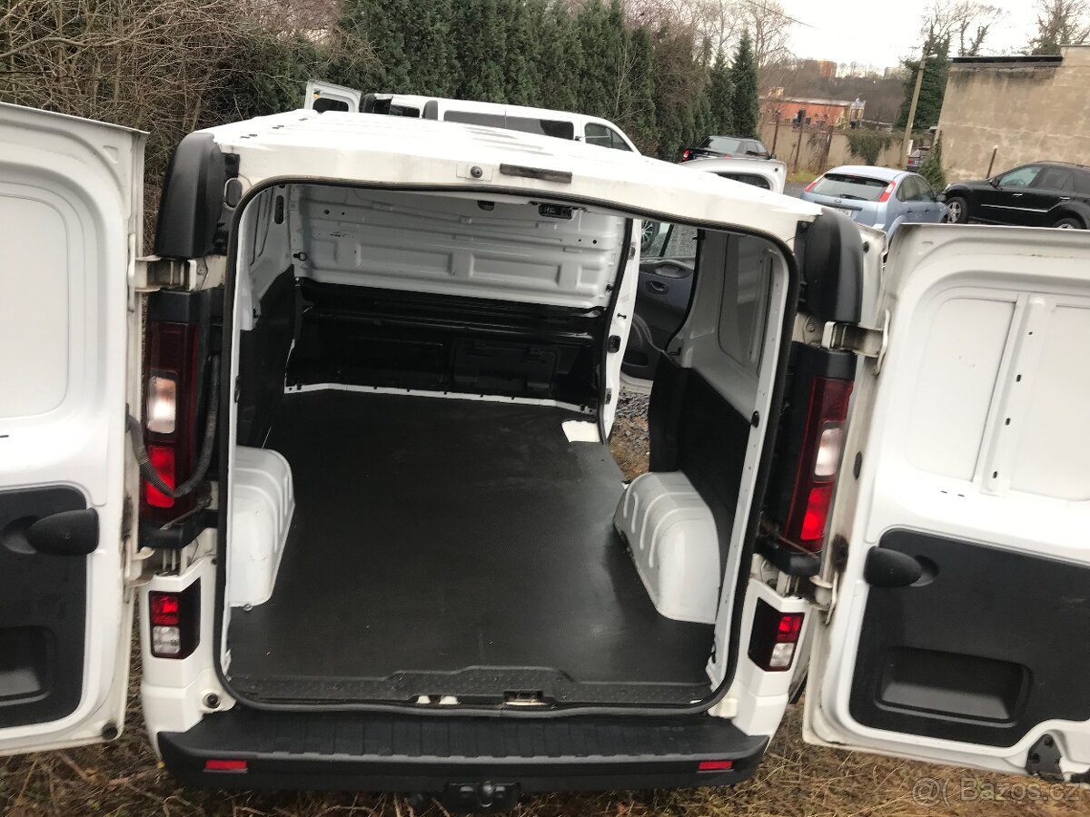 2017 Opel Vivaro 5.8 /100 - 8