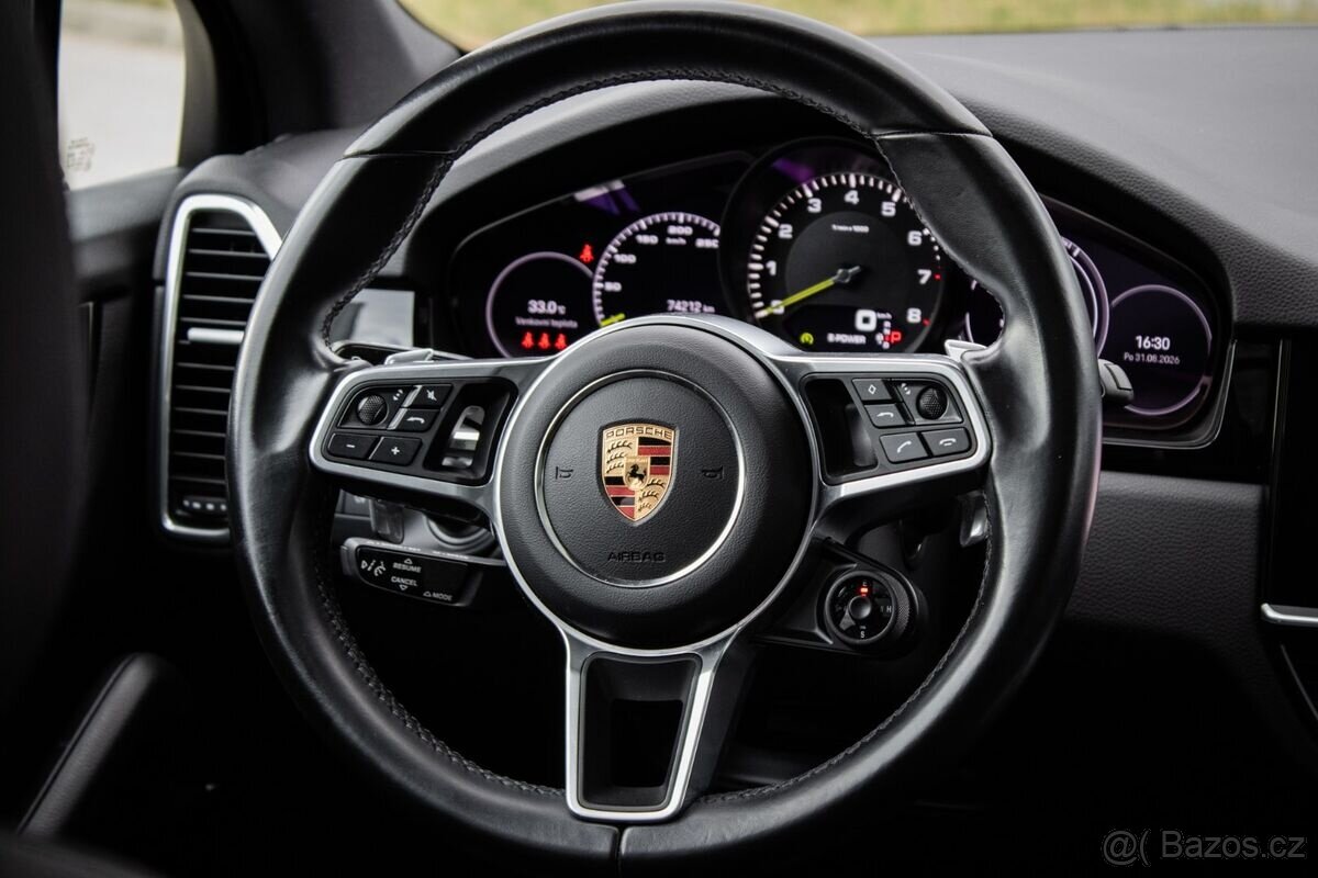 Porsche Cayenne E-Hybrid 4x4 A/T, 250kW, A8 - 8