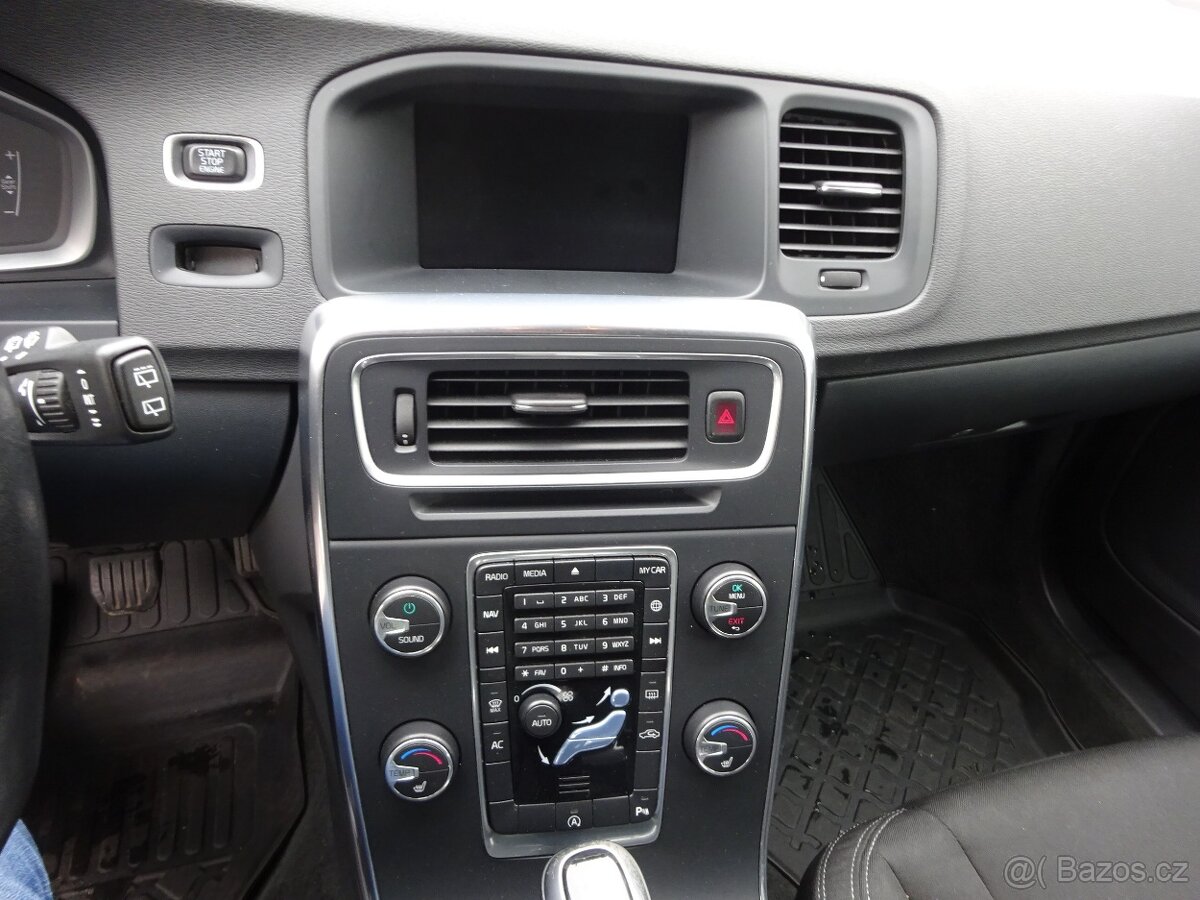 Volvo V60 2.0 D3 r.v.2016 (110 kw) servisní knížka - 8