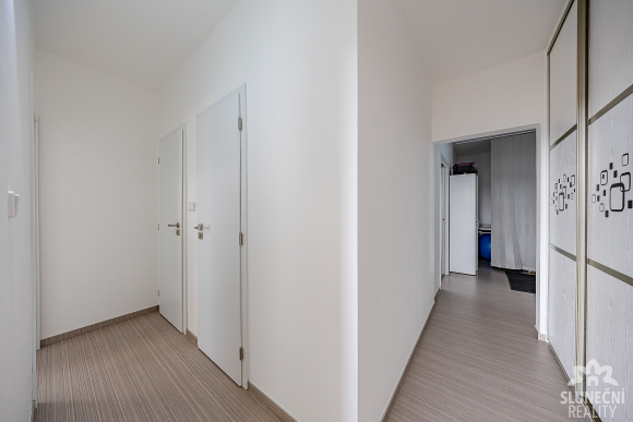 Pronájem prostorného bytu 3+1 s lodžií, 68 m² – Zlín, Na Hon - 8
