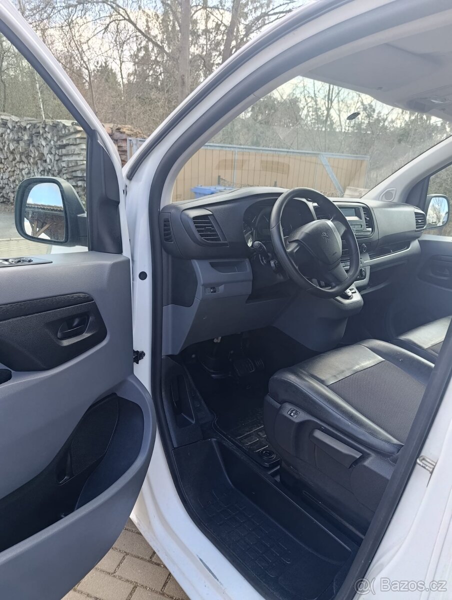 Peugeot Expert - 8