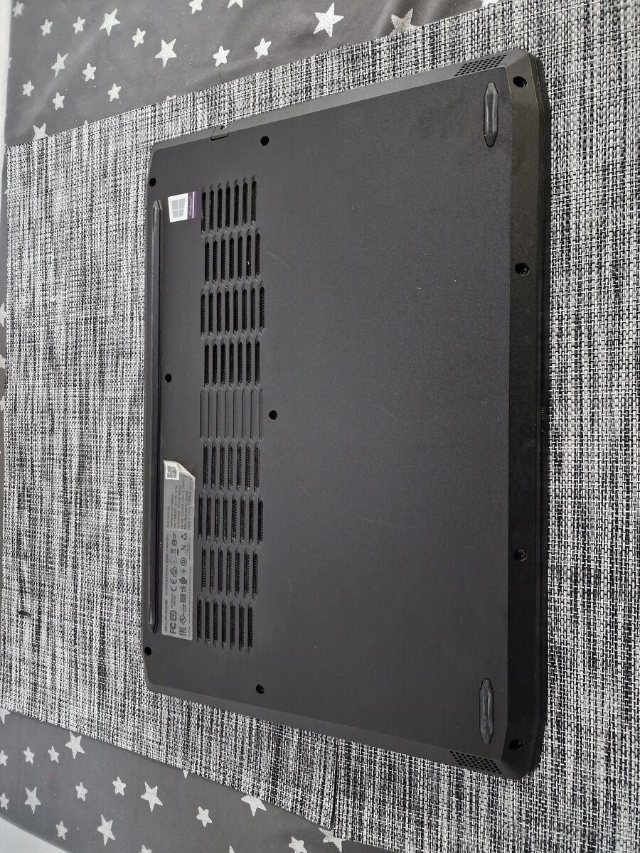 8 Jádrový Lenovo Ideapad Gaming 3 na hry filmy hudbu atd - 8