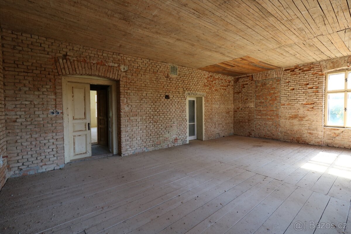 Prodej komerčního objektu Klokočov - 8