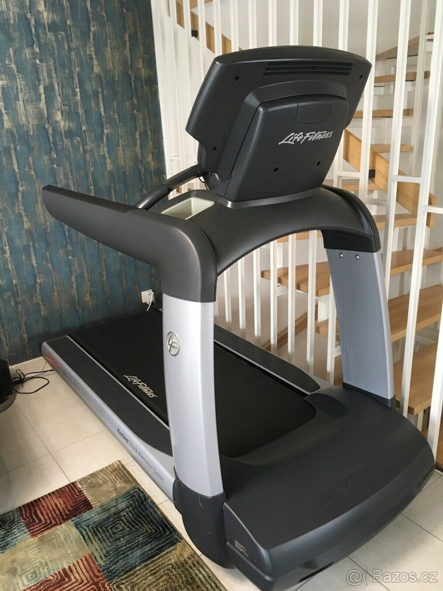 Běžecký pás Life Fitness Elevation Engage 95T - 8