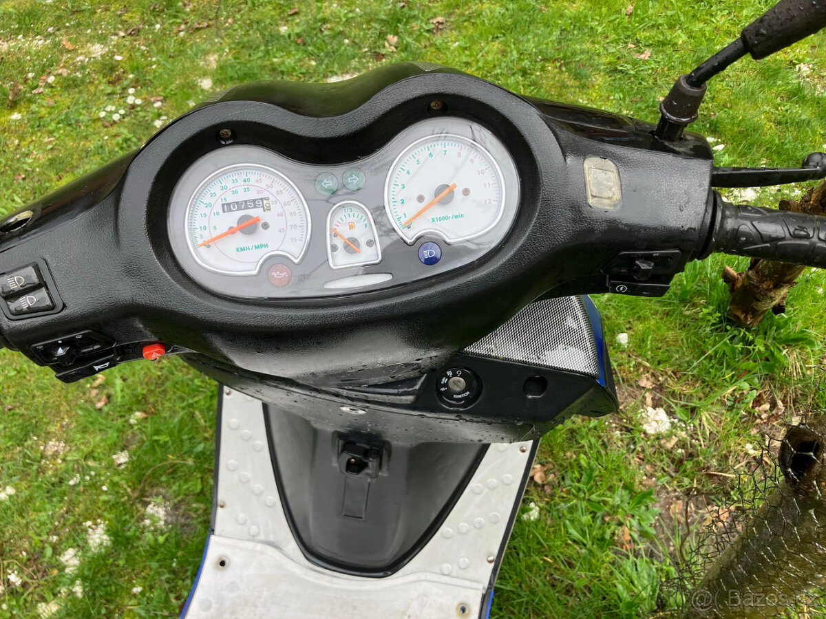 Skútr YUKI MATRIX 50 - 8