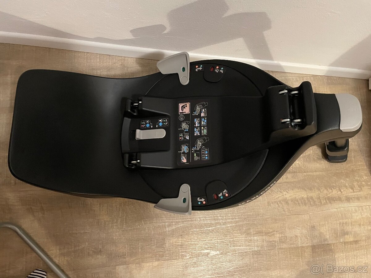 Autosedačka Maxi-cosi Pebble 360 + základna - 8