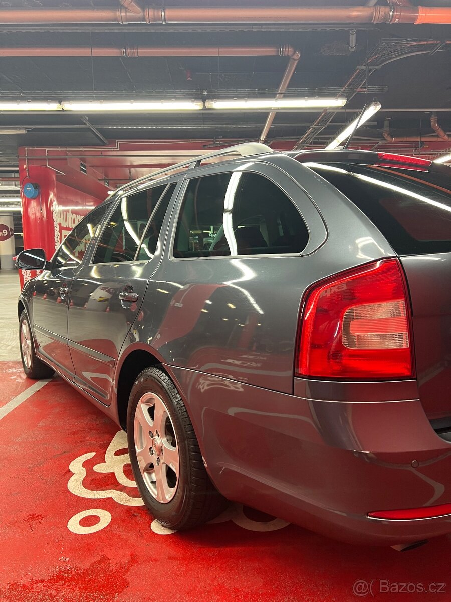 Škoda Octavia II 1.6 TDI - 8