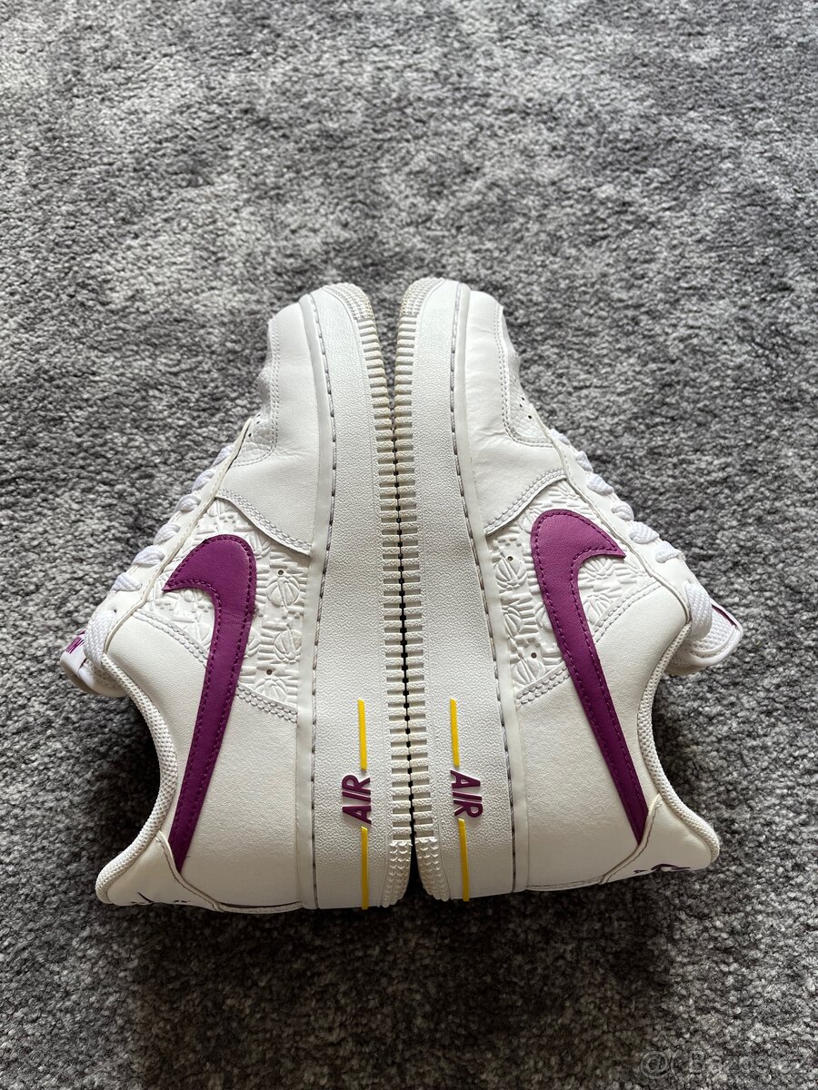 Nike Air force 1 Vel 38,5 - 8