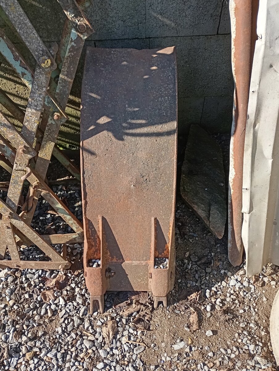 Podkop na smykový nakladač - 8