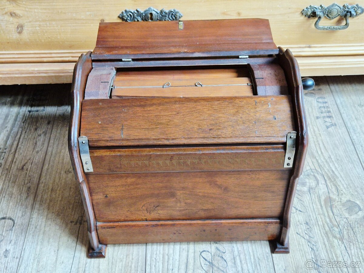 Starožitný hrací stroj, flašinet, The Mechanical Orguinette - 8