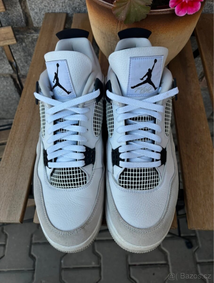 Jordan 4 Military Black - 8