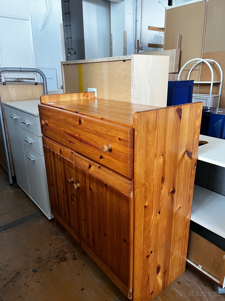Komoda - 8