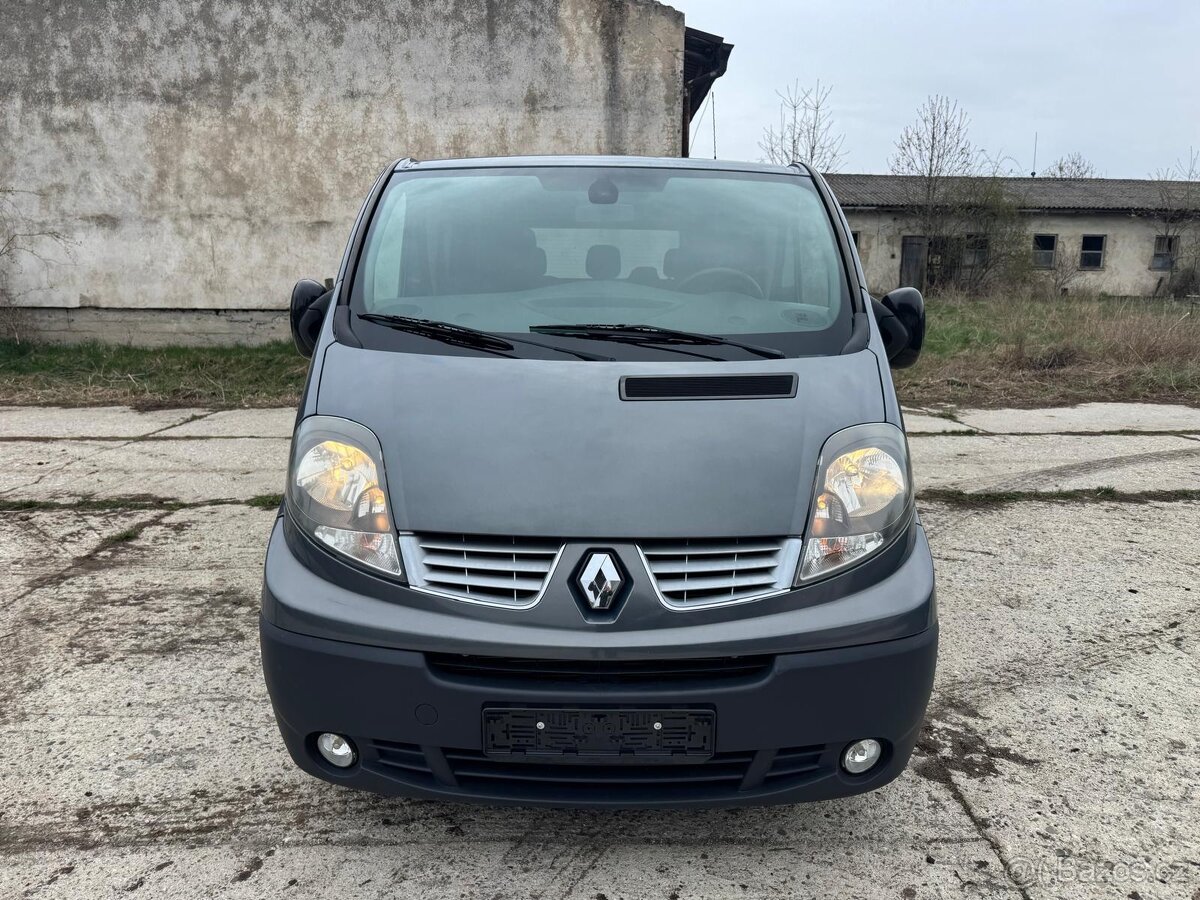 Renault Trafic Passenger 2.0dci, 8 míst - 8