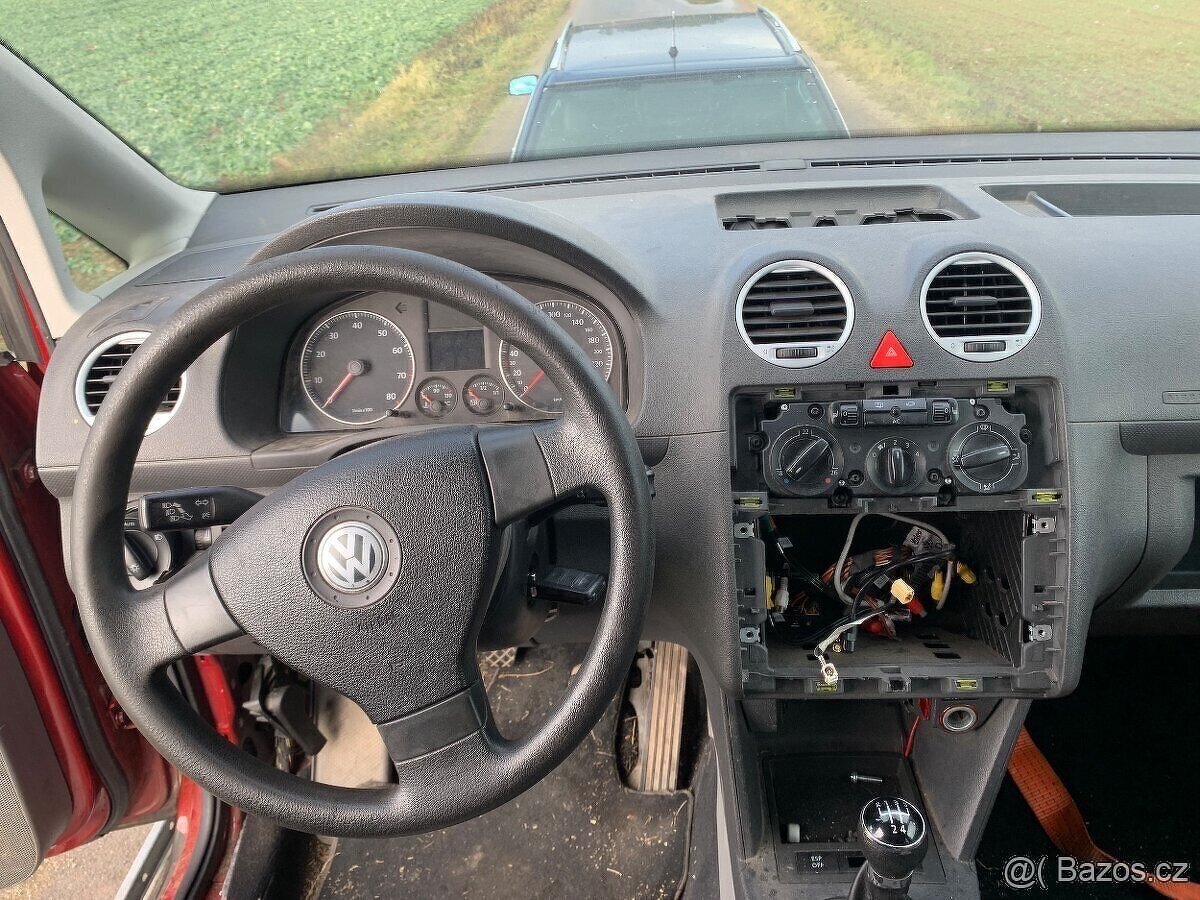 Volkswagen Caddy na díly - 8