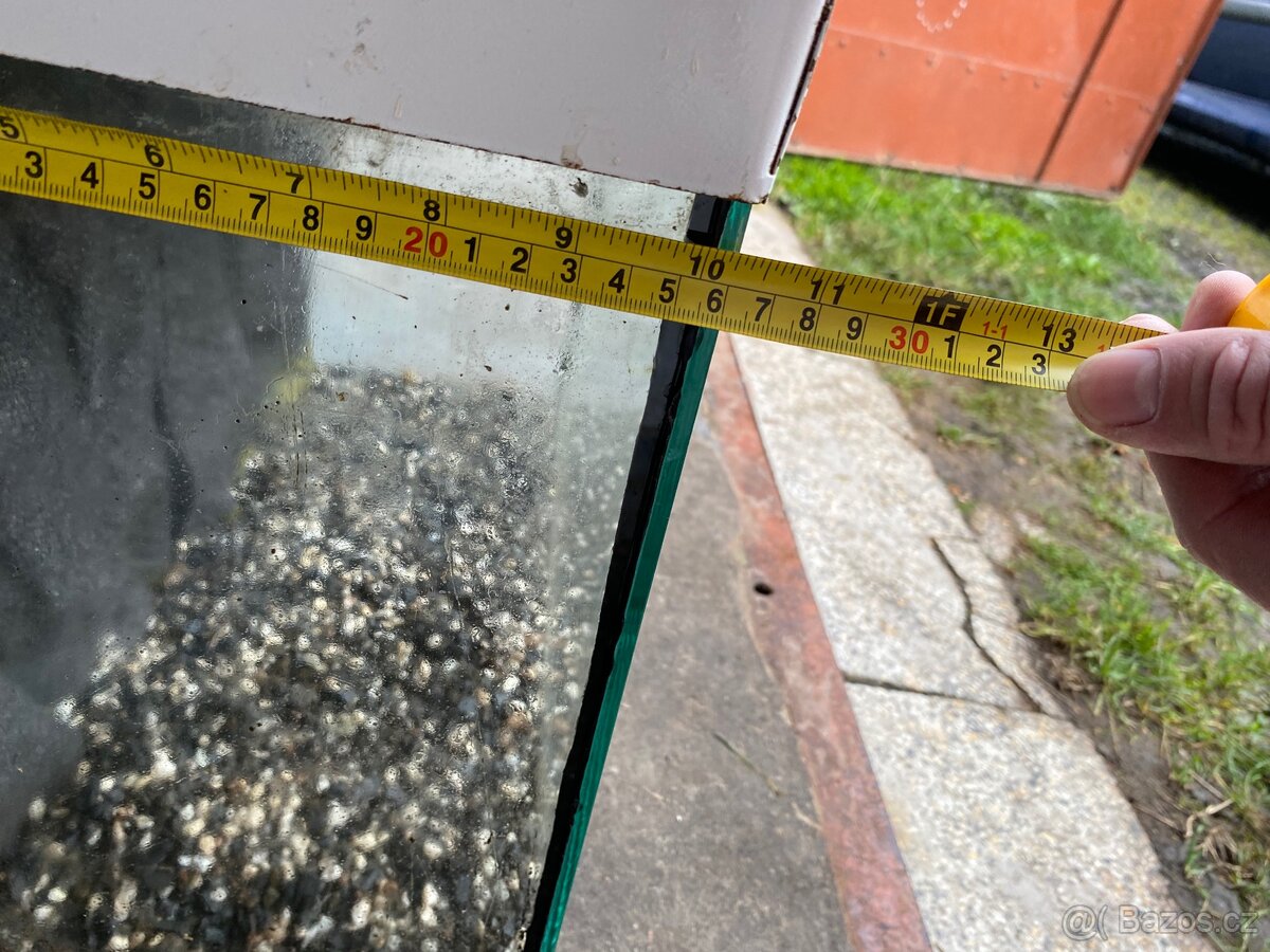 Akvárium plus příslušenství - 8