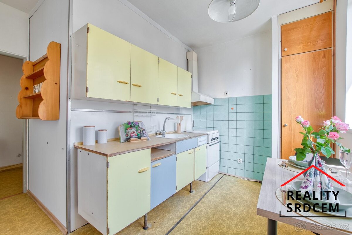 Prodej bytu 2+1, 63 m2, šatna + balkon, Masarykova třída, Or - 8