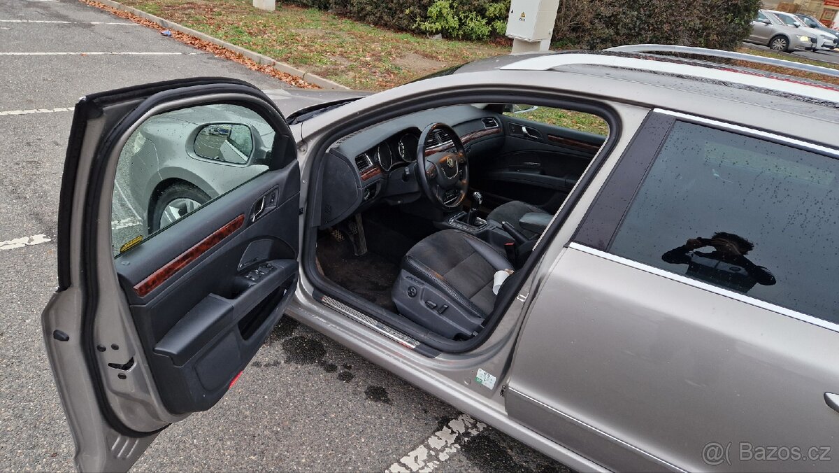 Superb 2 combi 2.0 TDI 4x4 125kW top stav - 8