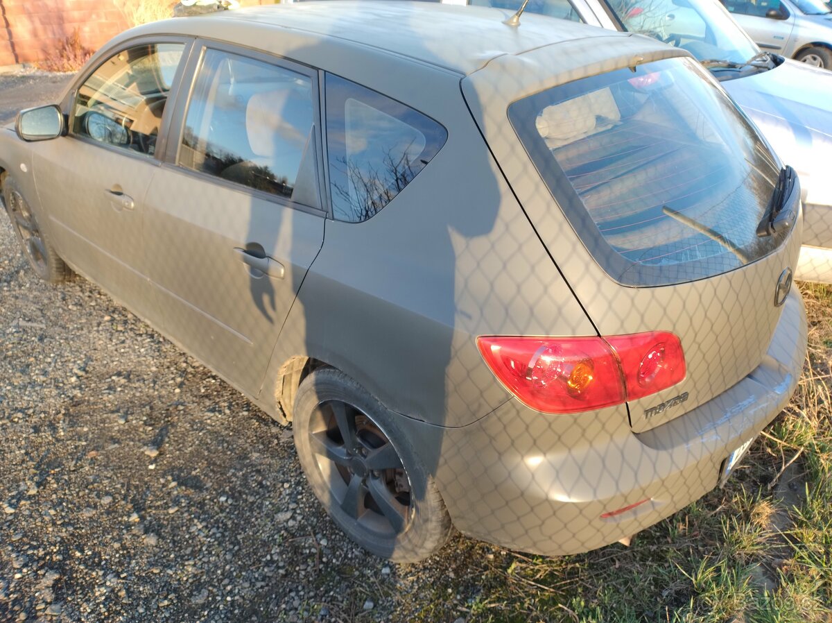 Mazda 3 2004 1,4i 62kW JEZDI, DILY z VOZU - 8