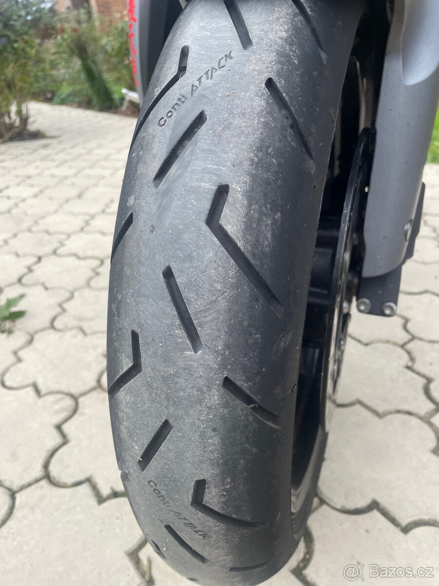 Suzuki gsx-s 1000 - 8