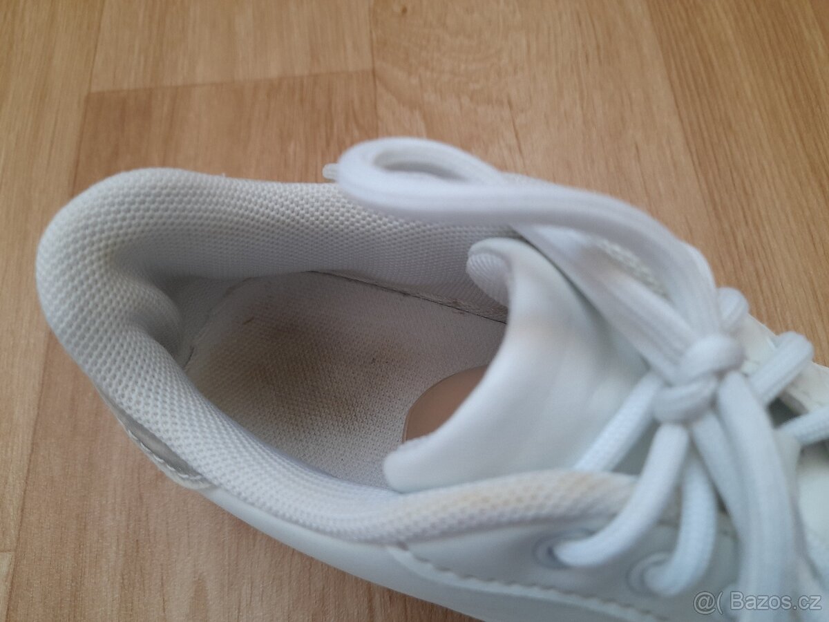 Bílé tenisky s kamínky vel. 33 - 8