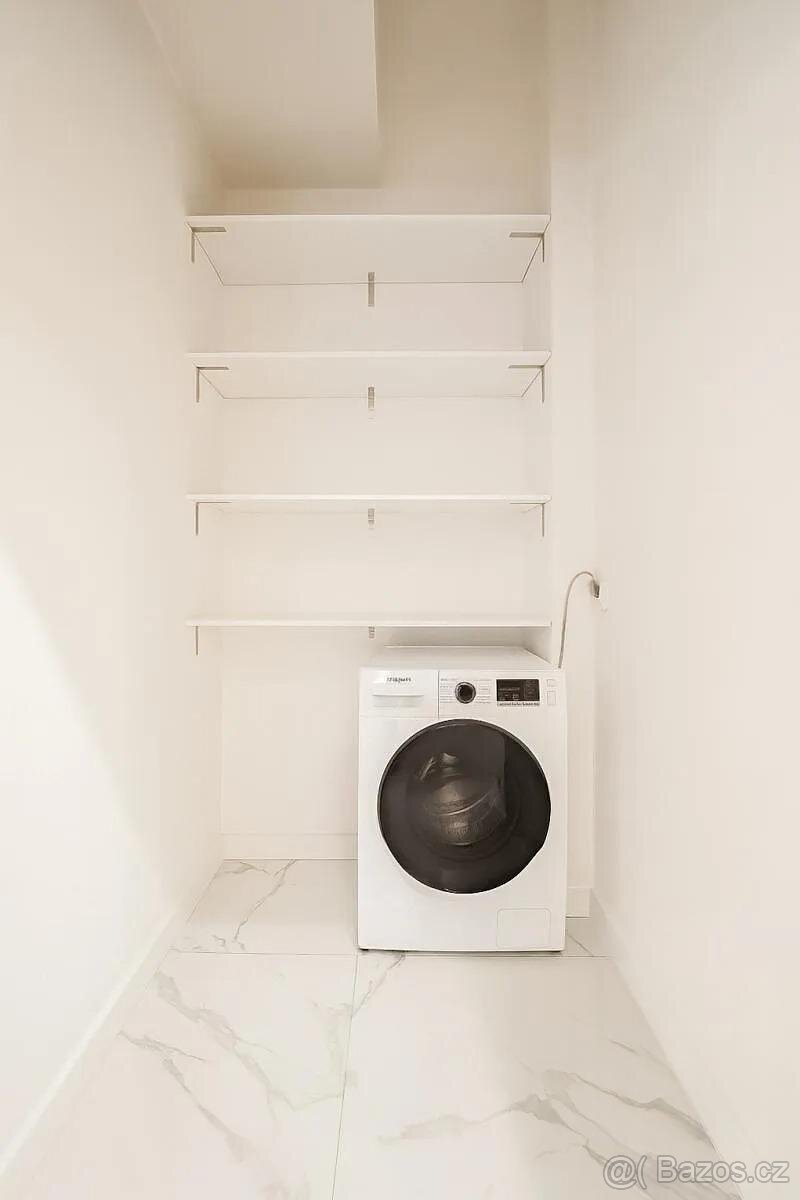 Byt 2+kk, 67 m2 v P8-Karlín - 8