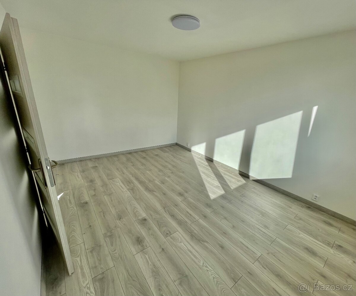Pronájem krásného bytu 1+1 v Aši - 8