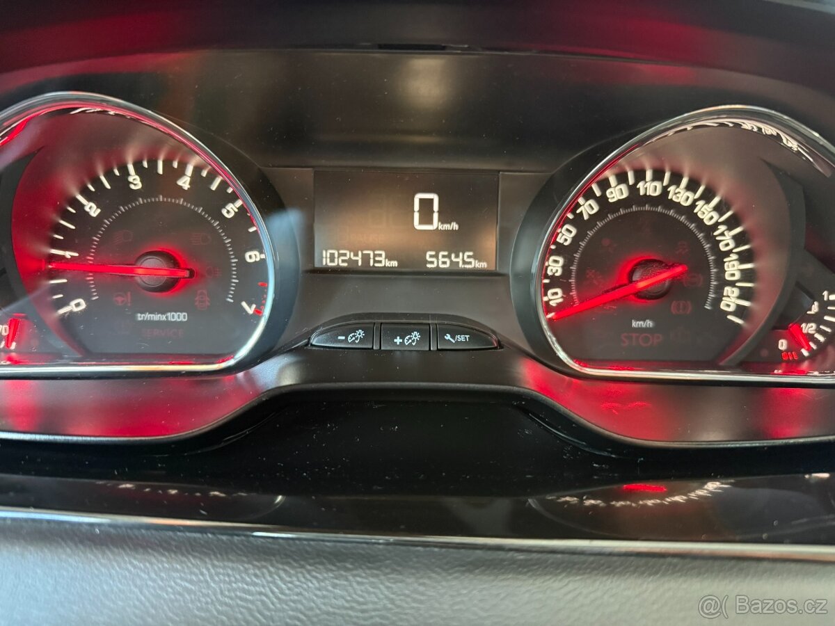 Peugeot 208 Style 1.2 60 kW 1.majitel - 8