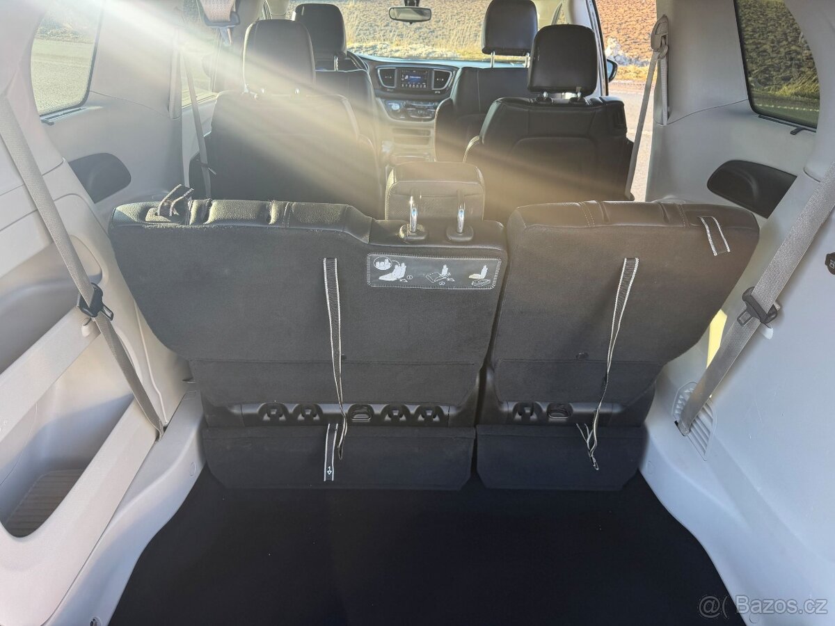 Chrysler Pacifica 3,6 Touring L DVD 2018 - 8