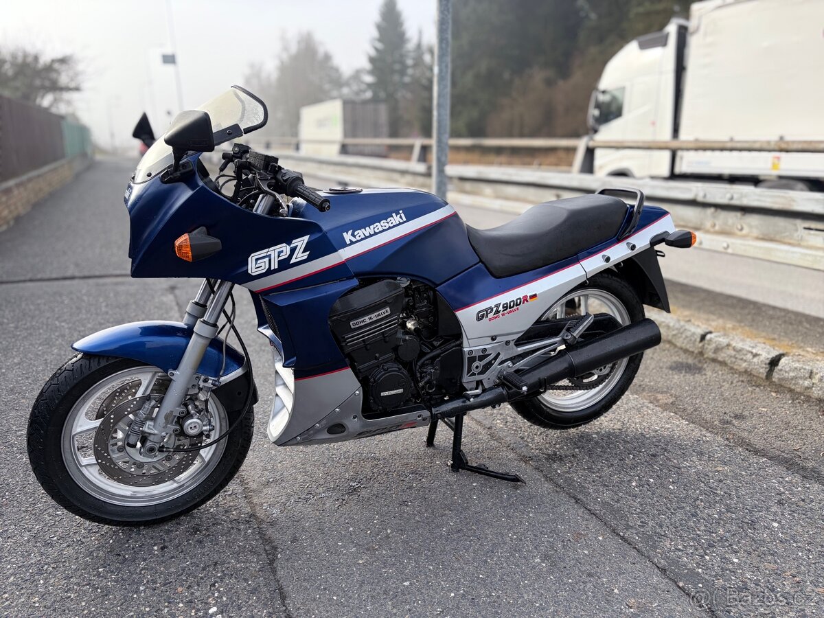 Kawasaki Gpz 900 - 8