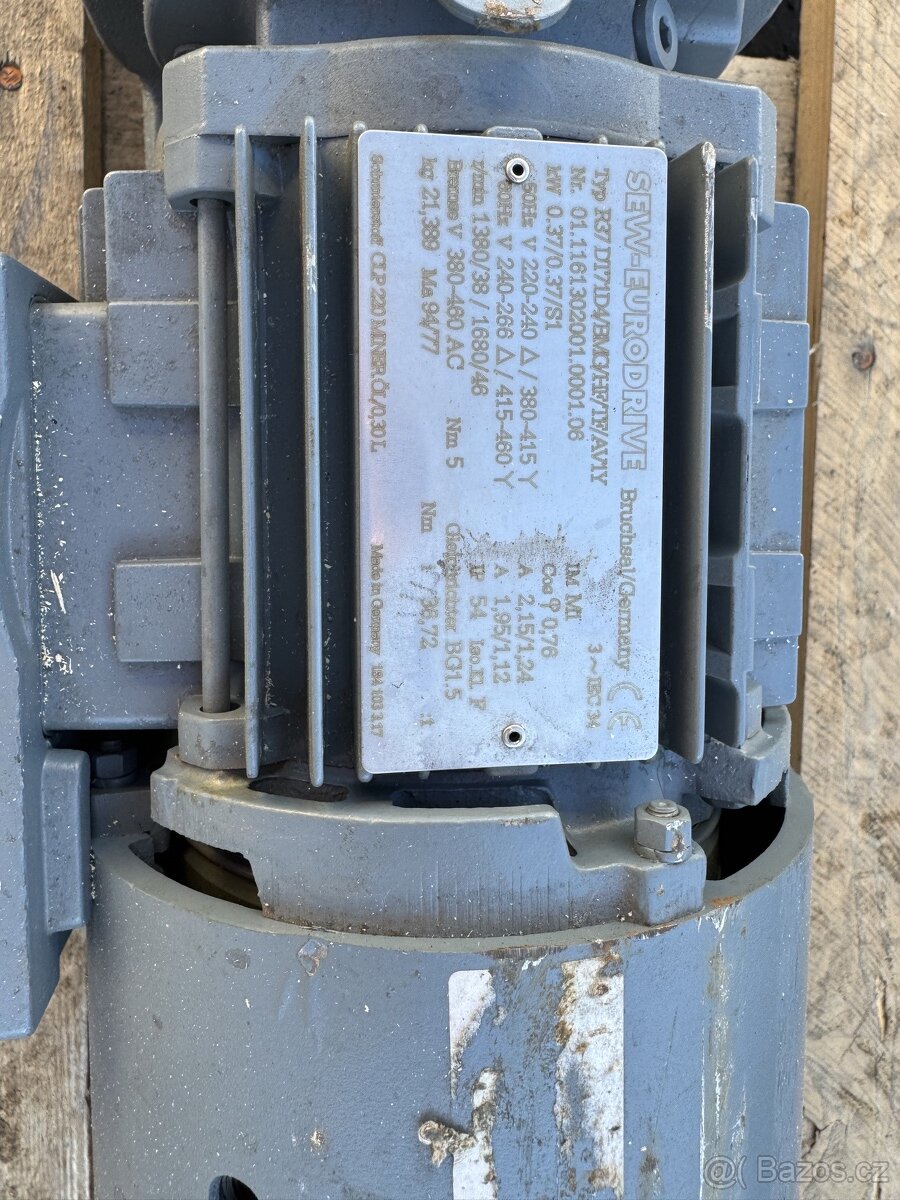 ELEKTROMOTOR S PREVODOVKOU 141 alebo 246 ot/min - 8