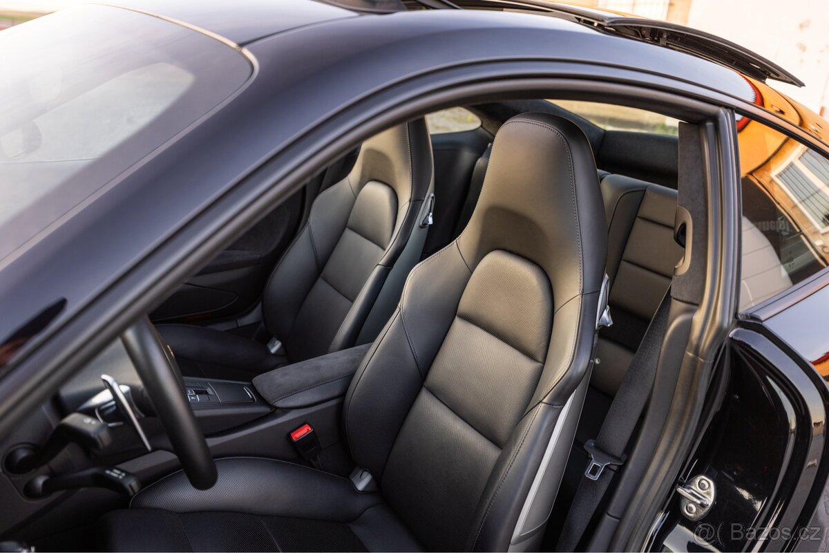 Porsche 911 Carrera 4 GTS | 3.8 | 27.600km | - 8