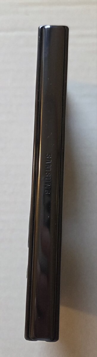 Samsung Galaxy Z Fold 4 poškozený - 8