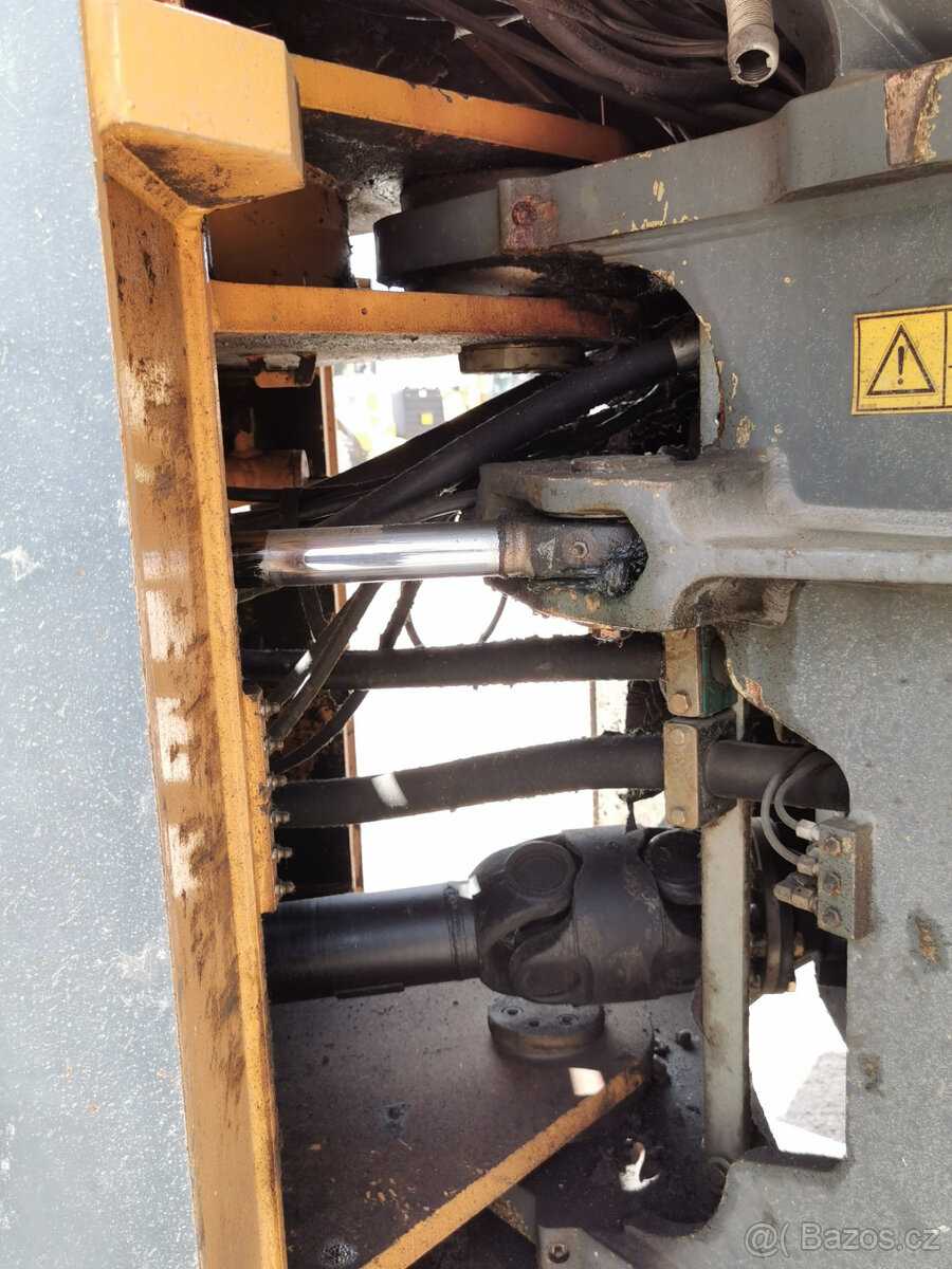 Prodám kolový nakladač LIEBHERR L564 - 8