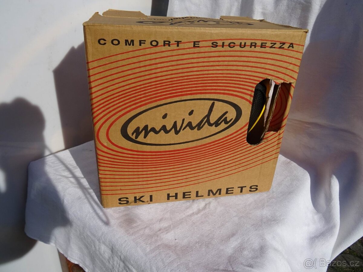 Dětská lyžařská přilba , velikost 48. - 8