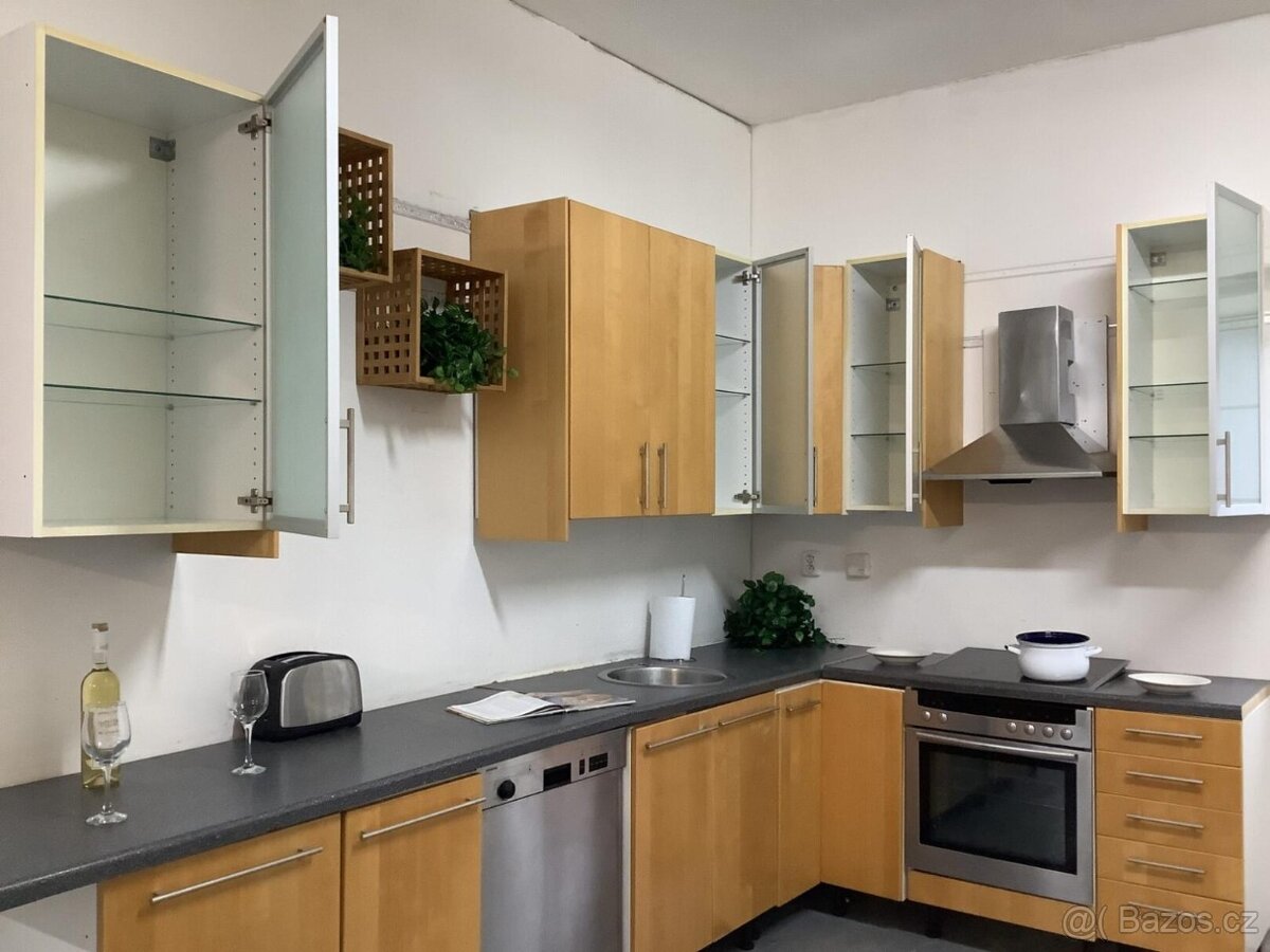 Nadčasová kuchyně GRÉTA - 8