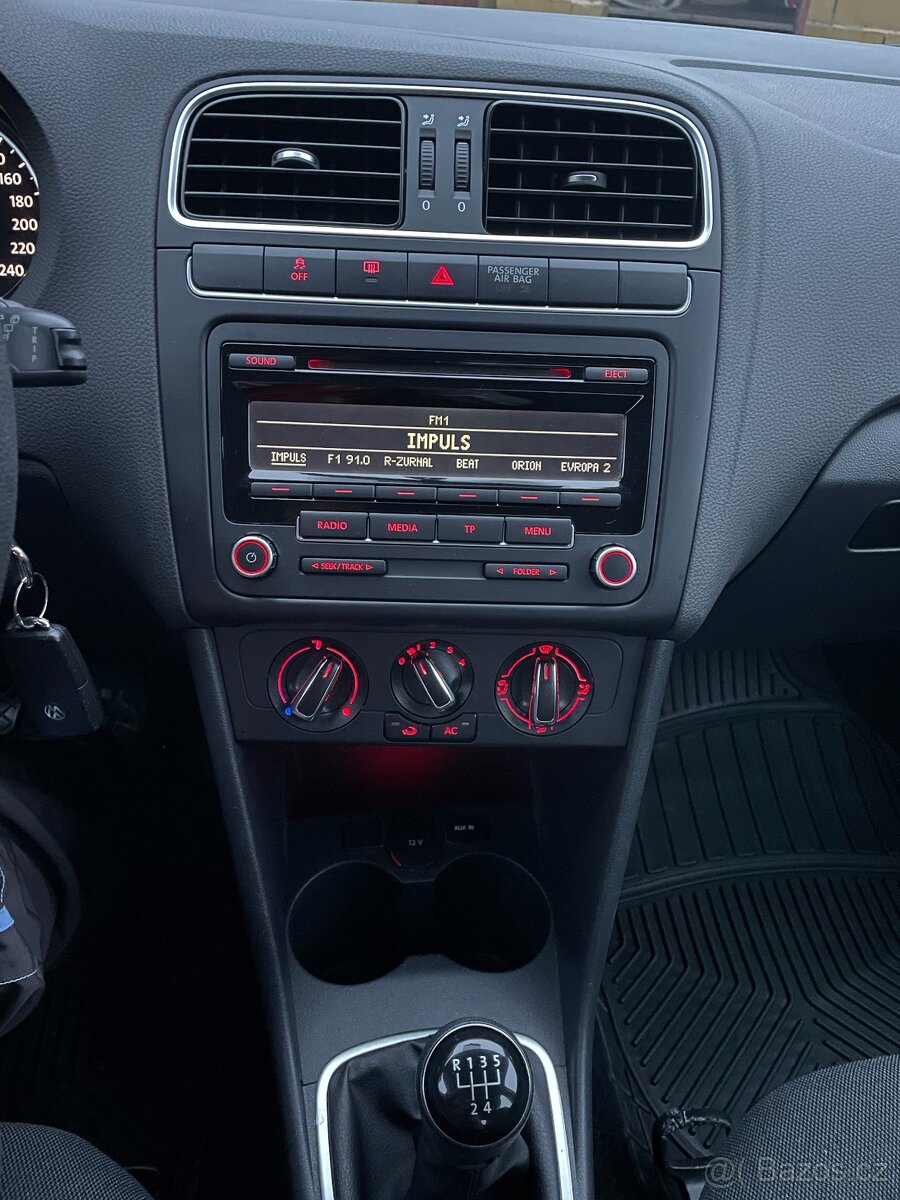 VW Polo 1.2 TSI, najeto 35 000 KM, ČR - 8